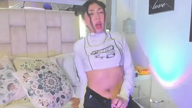 Eva cute7 online show from 04-15-26, 02:18