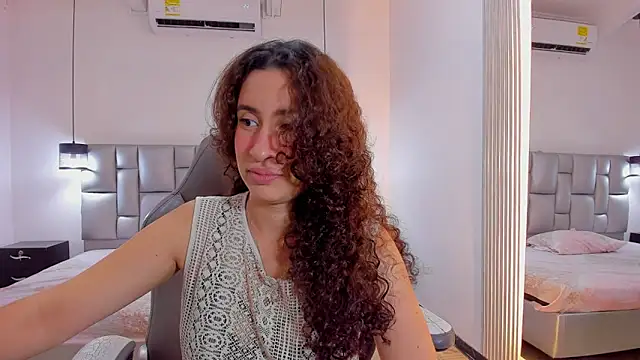 Snapshot of NoaMalak7 chatting on 02-25-26, 08:40 NoaMalak7 online show from 02-25-26, 08:40