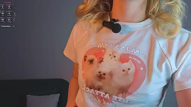 Snapshot of LollyBaby4u chatting on 03-03-26, 02:39 LollyBaby4u online show from 03-03-26, 02:39