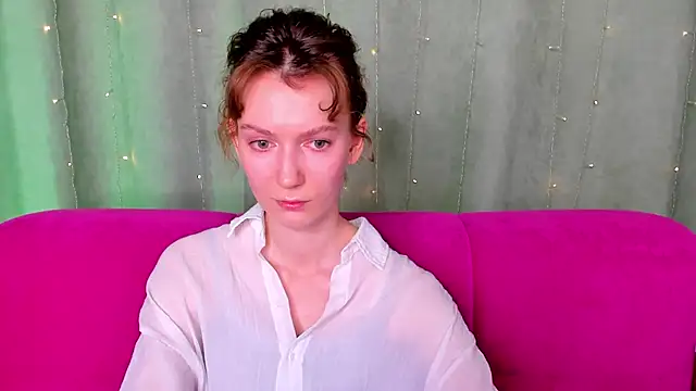 Snapshot of MarinaHottie chatting on 02-05-26, 05:56 MarinaHottie online show from 02-05-26, 05:56