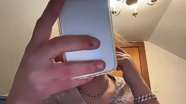 RaeganV online show from 02-26-26, 07:18