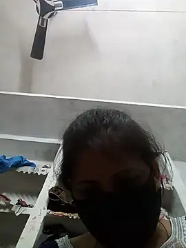 Snapshot of Kaveri_011 chatting on 02-24-26, 10:35 Kaveri 011 online show from 02-24-26, 10:35