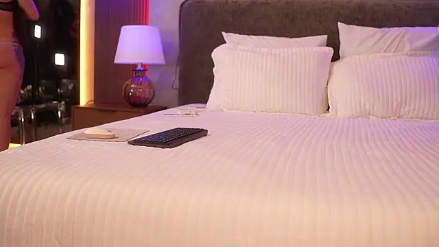 Snapshot of Loona_Dancer chatting on 02-24-26, 01:42 Loona Dancer online show from 02-24-26, 01:42