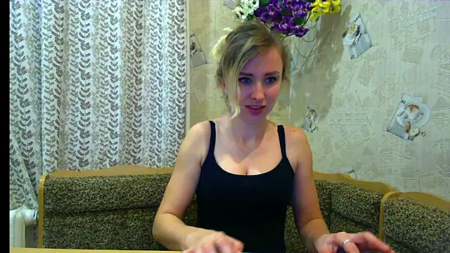 Snapshot of HarleyWidLife chatting on 02-20-26, 04:40 HarleyWidLife online show from 02-20-26, 04:40