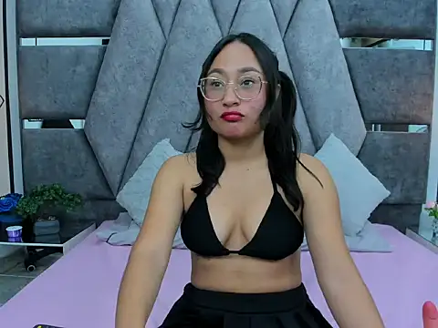 Snapshot of Mila_Nova_ chatting on 03-02-26, 12:01 Mila Nova online show from 03-02-26, 12:01