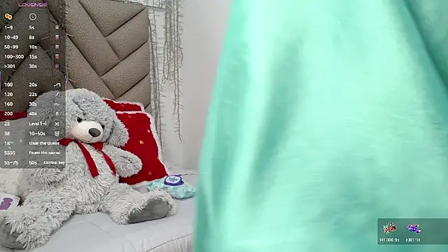 Snapshot of yaazhinii chatting on 02-25-26, 11:42 yaazhinii online show from 02-25-26, 11:42