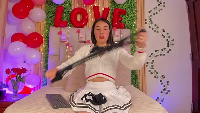 Snapshot of Emma_Nmm chatting on 02-13-26, 07:21 Emma Nmm online show from 02-13-26, 07:21