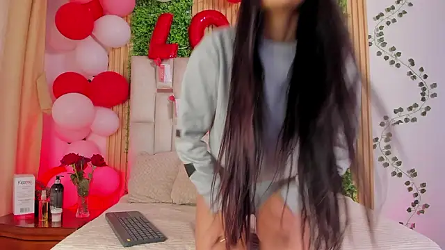 Snapshot of Emma_Nmm chatting on 02-19-26, 07:21 Emma Nmm online show from 02-19-26, 07:21