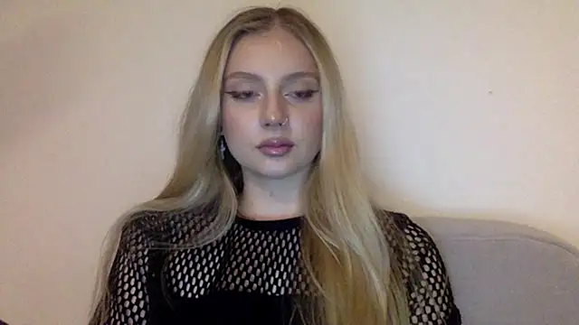 Snapshot of MayaWetDream chatting on 02-25-26, 08:40 MayaWetDream online show from 02-25-26, 08:40