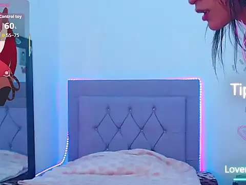 Snapshot of moonlyvelvet chatting on 02-09-26, 08:57 moonlyvelvet online show from 02-09-26, 08:57