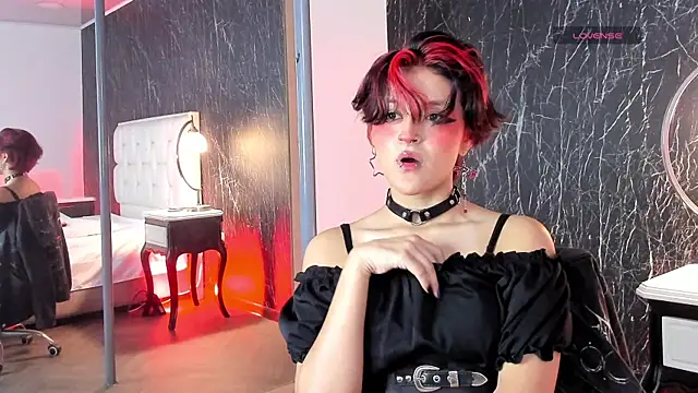 Snapshot of YuuMiko chatting on 02-18-26, 12:12 YuuMiko online show from 02-18-26, 12:12