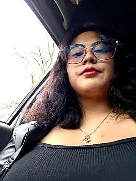 Snapshot of Mari-98 chatting on 02-23-26, 07:33 Mari-98 online show from 02-23-26, 07:33