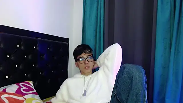 Snapshot of gabriel_x18 chatting on 02-18-26, 05:03 gabriel x18 online show from 02-18-26, 05:03