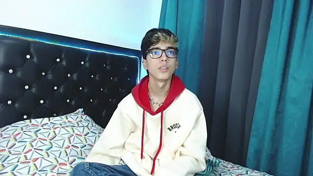 Snapshot of gabriel_x18 chatting on 02-25-26, 04:55 gabriel x18 online show from 02-25-26, 04:55