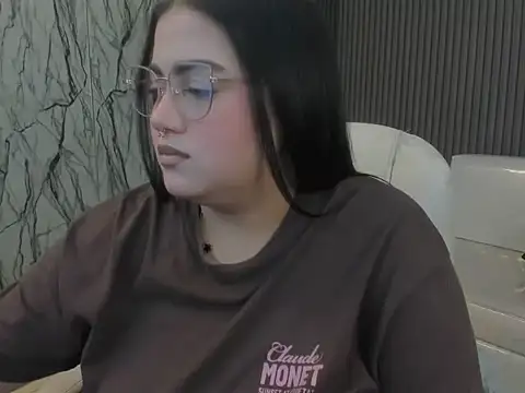 Snapshot of mady_musex chatting on 02-20-26, 03:25 mady musex online show from 02-20-26, 03:25