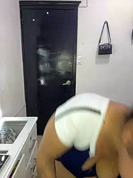 Snapshot of big_booty_girl chatting on 02-16-26, 01:24 big booty girl online show from 02-16-26, 01:24