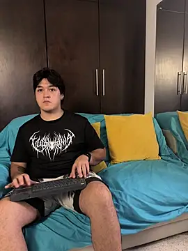 Snapshot of EmilyAndAndrew chatting on 02-18-26, 03:35 EmilyAndAndrew online show from 02-18-26, 03:35