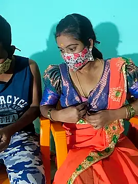 Snapshot of Tamilkannadacouple chatting on 02-09-26, 05:33 Tamilkannadacouple online show from 02-09-26, 05:33