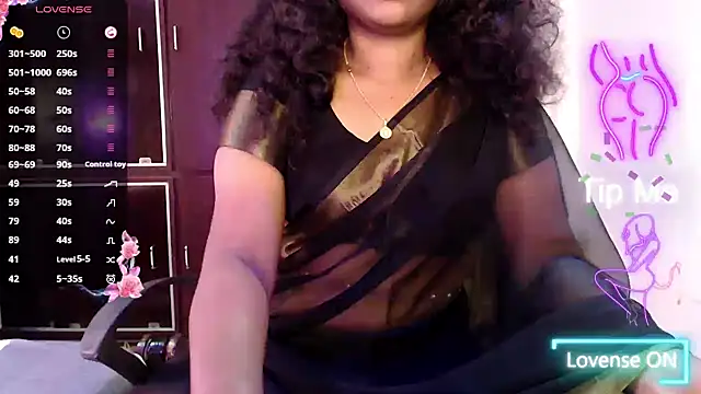 Snapshot of VixenNandhu chatting on 02-15-26, 06:59 VixenNandhu online show from 02-15-26, 06:59