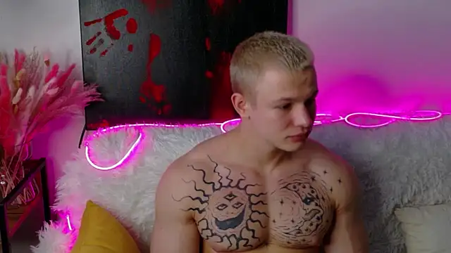 Snapshot of SterlingNoir chatting on 02-09-26, 08:51 SterlingNoir online show from 02-09-26, 08:51