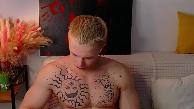 Snapshot of SterlingNoir chatting on 02-17-26, 07:49 SterlingNoir online show from 02-17-26, 07:49