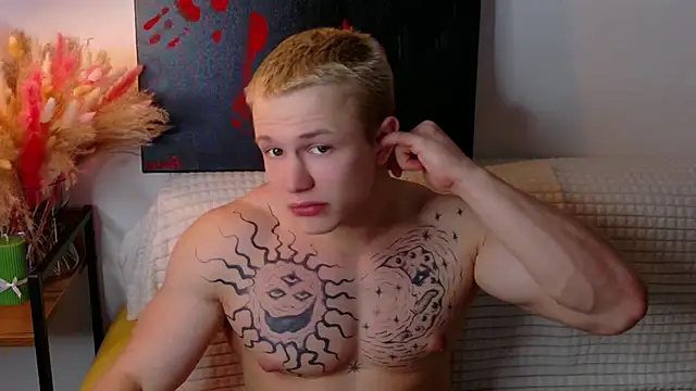 Snapshot of SterlingNoir chatting on 02-18-26, 09:44 SterlingNoir online show from 02-18-26, 09:44