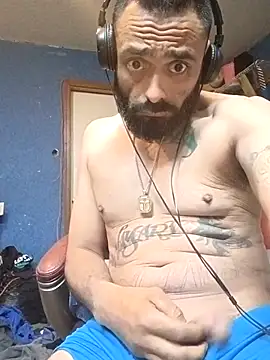 Snapshot of 19clu83 chatting on 02-26-26, 12:15 19clu83 online show from 02-26-26, 12:15