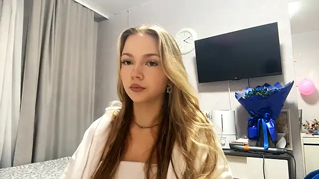 Snapshot of MilaSliger chatting on 02-23-26, 07:22 MilaSliger online show from 02-23-26, 07:22