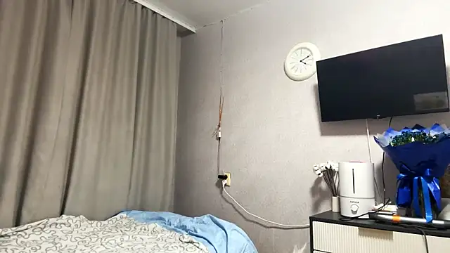 Snapshot of MilaSliger chatting on 02-27-26, 05:35 MilaSliger online show from 02-27-26, 05:35