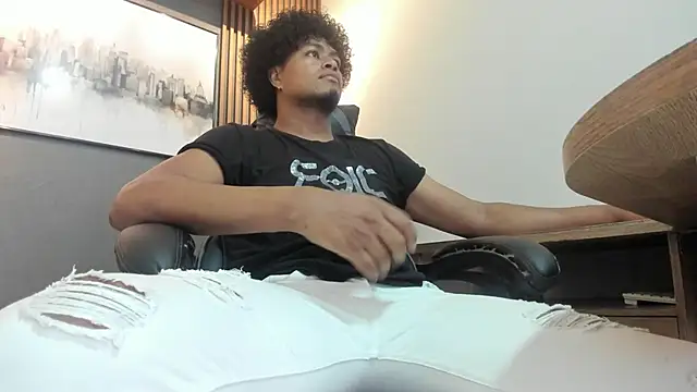 Snapshot of Kai_Moreno chatting on 02-14-26, 07:32 Kai Moreno online show from 02-14-26, 07:32