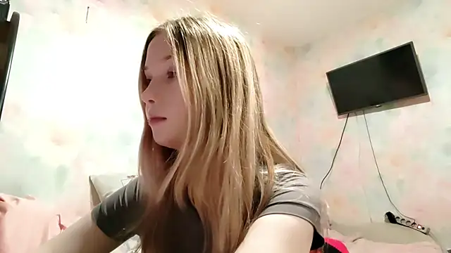 TiaBIanks online show from 03-06-26, 10:56