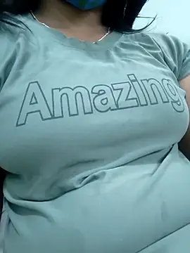 Snapshot of Fantasy_Queen94 chatting on 02-20-26, 06:30 Fantasy Queen94 online show from 02-20-26, 06:30