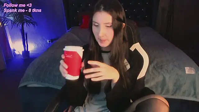 Snapshot of avrora_shy_ chatting on 03-03-26, 12:33 avrora shy online show from 03-03-26, 12:33