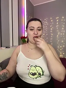 lipsi vikki online show from 02-18-26, 07:04