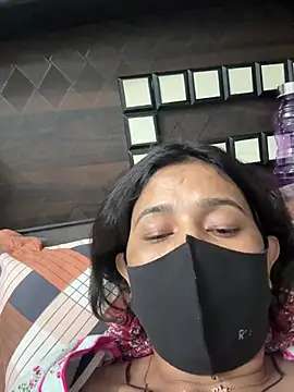 Snapshot of raavigirl chatting on 03-03-26, 06:25 raavigirl online show from 03-03-26, 06:25