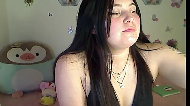 Snapshot of emily_kiss2226 chatting on 02-21-26, 02:23 emily kiss2226 online show from 02-21-26, 02:23