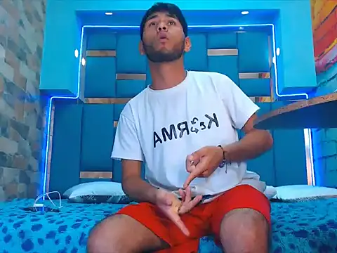 warmNoah online show from 03-03-26, 07:42