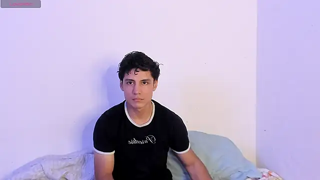 Snapshot of hans_andres17 chatting on 02-10-26, 12:15 hans andres17 online show from 02-10-26, 12:15