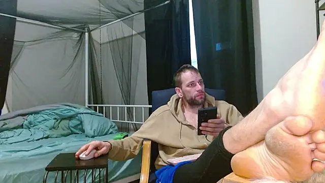 Snapshot of cguffey2284 chatting on 02-15-26, 12:58 cguffey2284 online show from 02-15-26, 12:58