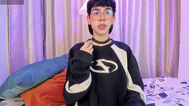 Demian Hush online show from 04-05-26, 03:58