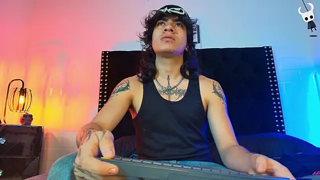 Snapshot of Axell_Kussh chatting on 02-19-26, 12:45 Axell Kussh online show from 02-19-26, 12:45