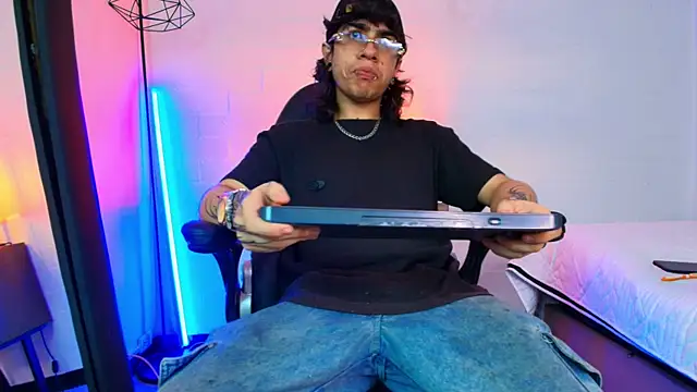 Axell Kussh online show from 03-25-26, 03:34