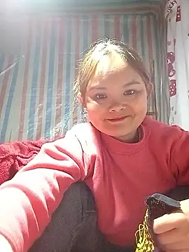 Snapshot of Luminana chatting on 02-09-26, 02:15 Luminana online show from 02-09-26, 02:15