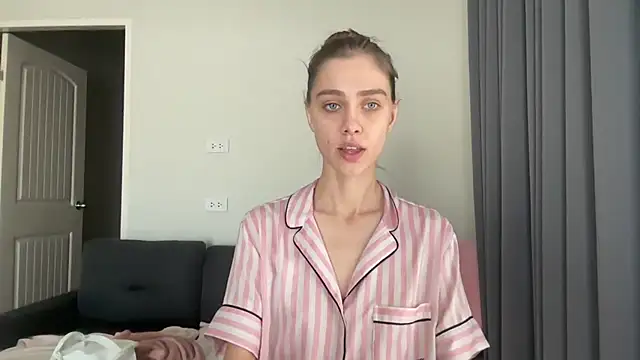 Snapshot of SonyaSweety chatting on 02-21-26, 02:56 SonyaSweety online show from 02-21-26, 02:56