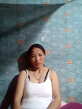 Snapshot of nhynhy11 chatting on 02-12-26, 04:40 nhynhy11 online show from 02-12-26, 04:40