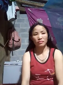 Snapshot of nhynhy11 chatting on 02-14-26, 04:04 nhynhy11 online show from 02-14-26, 04:04