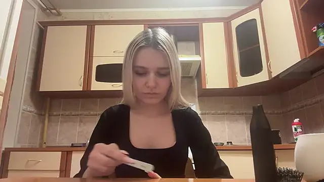 Snapshot of MiaBerlateen chatting on 02-24-26, 06:06 MiaBerlateen online show from 02-24-26, 06:06