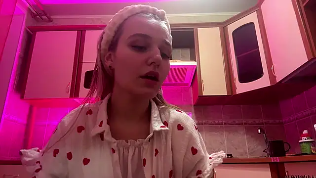 Snapshot of MiaBerlateen chatting on 02-25-26, 06:28 MiaBerlateen online show from 02-25-26, 06:28