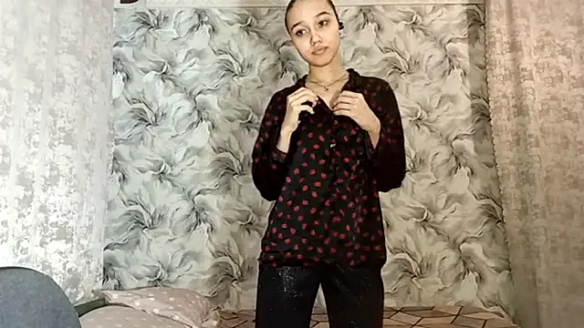 Snapshot of AnnettaBelsito chatting on 02-14-26, 04:15 AnnettaBelsito online show from 02-14-26, 04:15