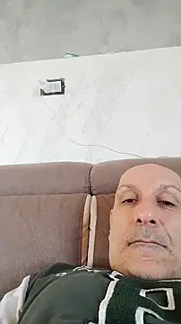 Snapshot of Hardlongbig chatting on 02-10-26, 09:24 Hardlongbig online show from 02-10-26, 09:24